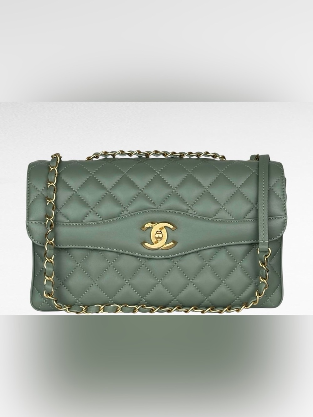 Chanel Green Large Quilted Lambskin Daily Companion Flap Leather
